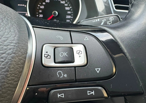 Volkswagen Tiguan cena 71900 przebieg: 168800, rok produkcji 2017 z Chorzów małe 172